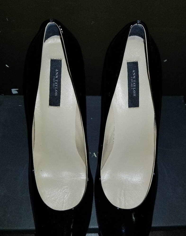 Heels - Picture 4 of 4